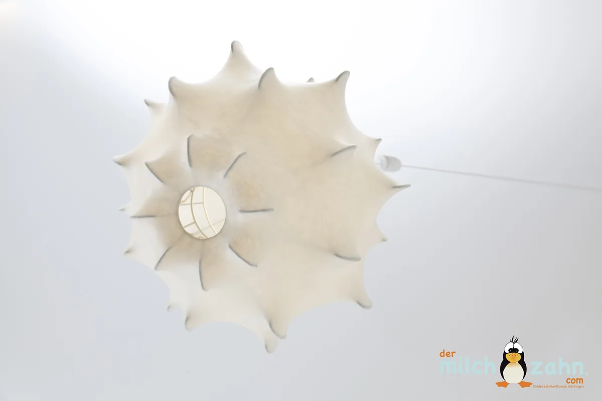 Deckenlampe in Form einer Schneeflocke